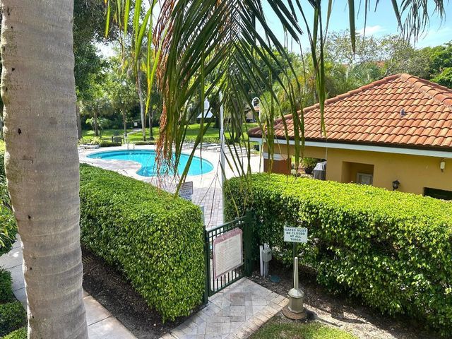 103 Yacht Club Way 208, Hypoluxo, FL 33462