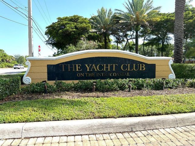 103 Yacht Club Way 208, Hypoluxo, FL 33462