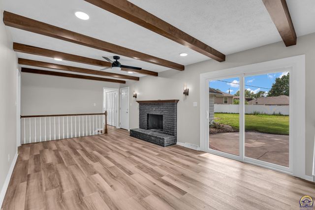 1837 SW Cheyenne RD, Topeka, KS 66614