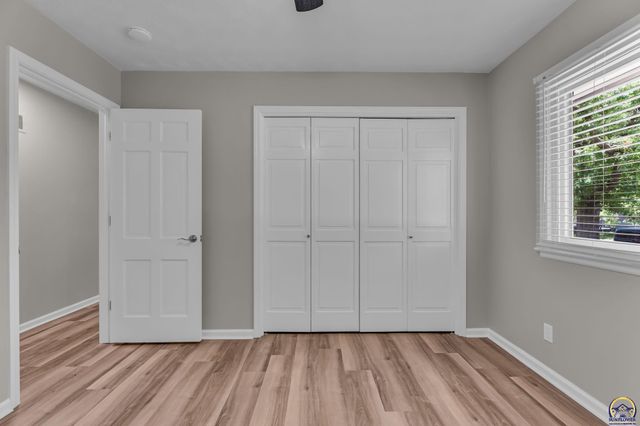 1837 SW Cheyenne RD, Topeka, KS 66614