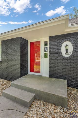 1837 SW Cheyenne RD, Topeka, KS 66614