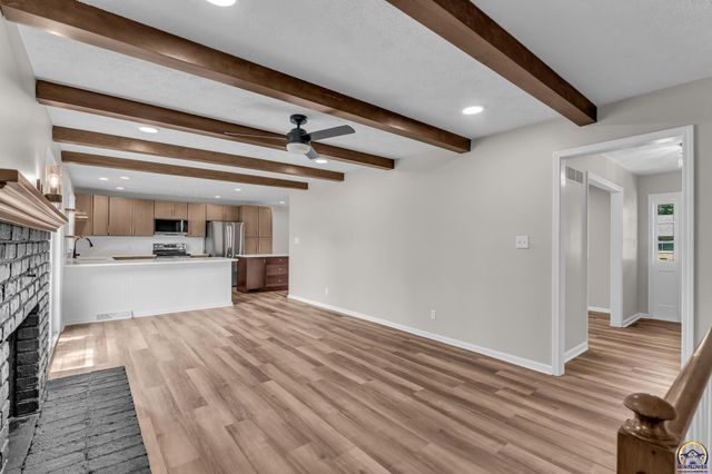 1837 SW Cheyenne RD, Topeka, KS 66614