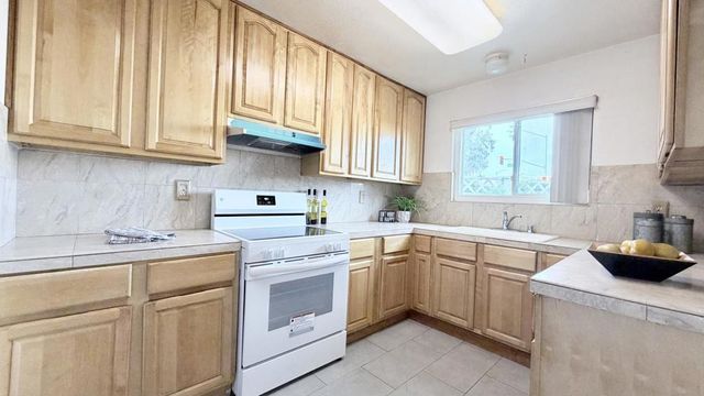 2294 Tomlin Way, San Jose, CA 95133