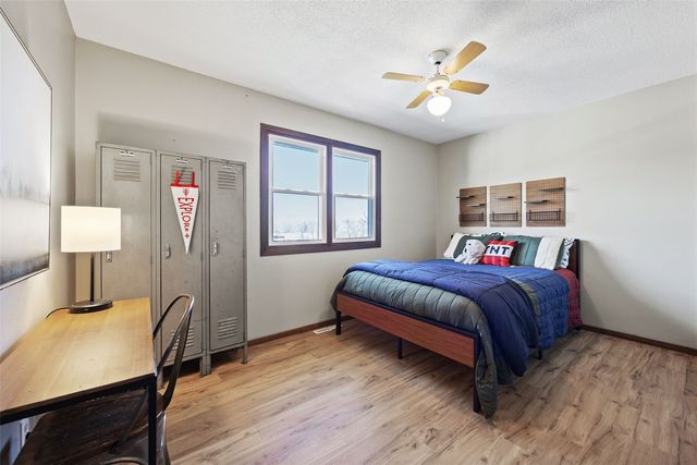 3272 Coral Ave NE, Solon, IA 52333