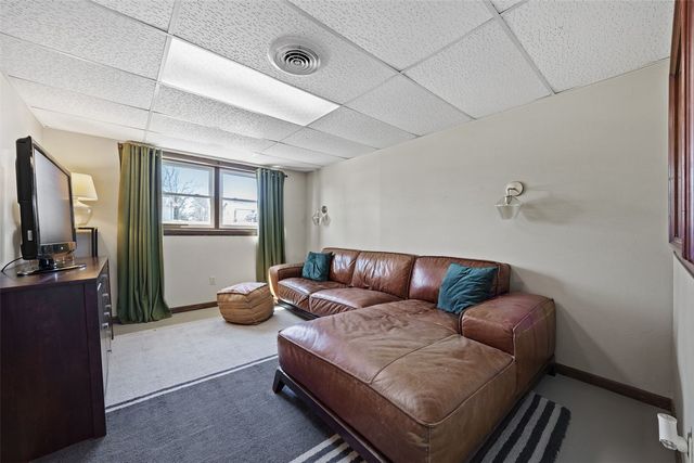 3272 Coral Ave NE, Solon, IA 52333