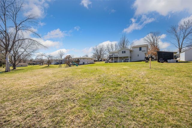 3272 Coral Ave NE, Solon, IA 52333