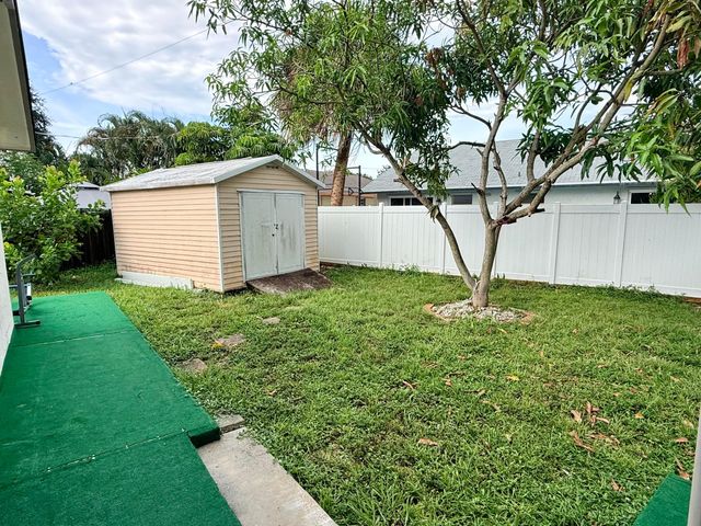 180 SW 32ND Terrace, Deerfield Beach, FL 33442