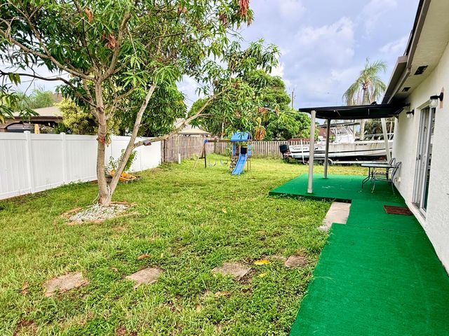 180 SW 32ND Terrace, Deerfield Beach, FL 33442
