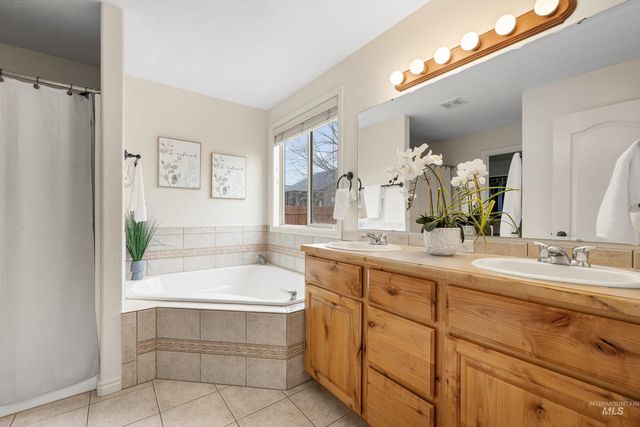 7769 W Estrella Dr, Boise, ID 83709