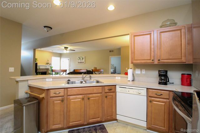 15389 Yale Drive 75, Clinton Charter Township, MI 48038