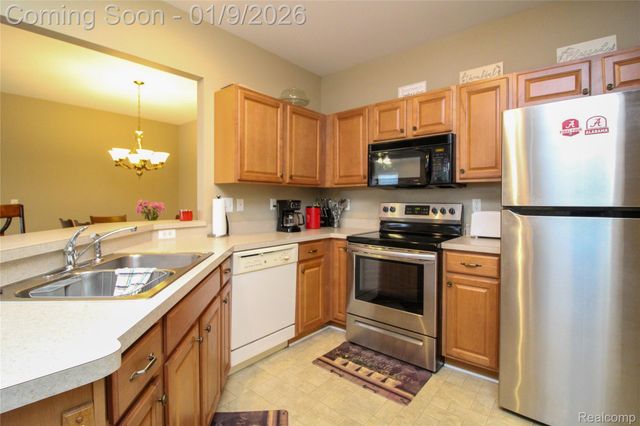 15389 Yale Drive 75, Clinton Charter Township, MI 48038