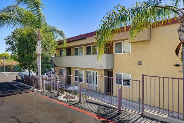 1681 Bayview Heights 32, San Diego, CA 92105