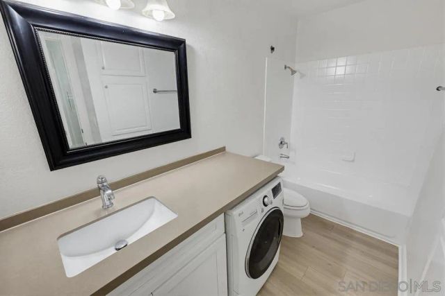 1681 Bayview Heights 32, San Diego, CA 92105