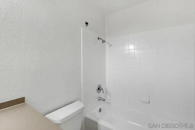 1681 Bayview Heights 32, San Diego, CA 92105