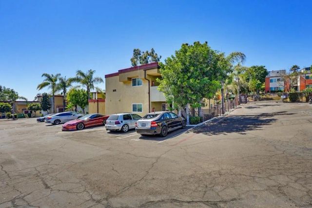 1681 Bayview Heights 32, San Diego, CA 92105