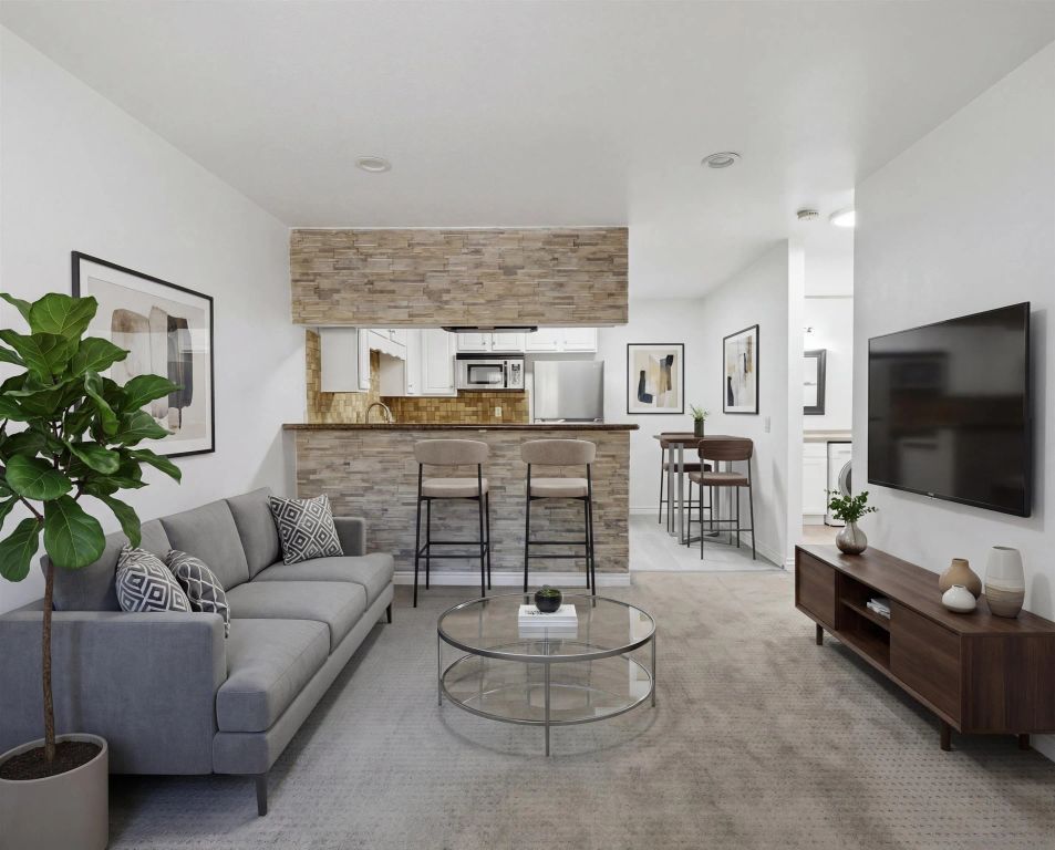 1681 Bayview Heights 32, San Diego, CA 92105