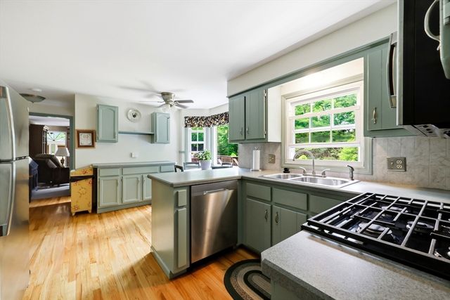 431 Prospect St, East Longmeadow, MA 01020