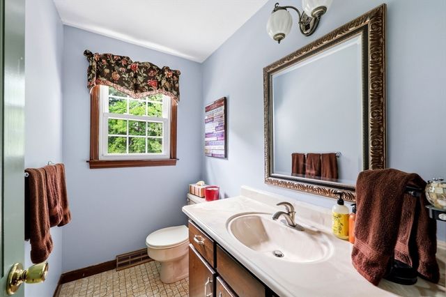 431 Prospect St, East Longmeadow, MA 01020