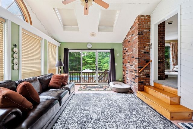 431 Prospect St, East Longmeadow, MA 01020