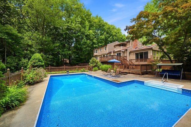 431 Prospect St, East Longmeadow, MA 01020