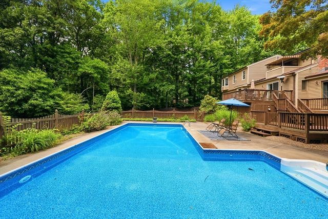 431 Prospect St, East Longmeadow, MA 01020