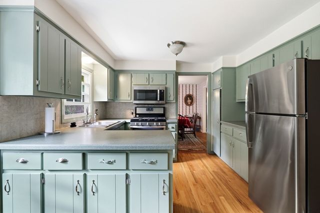 431 Prospect St, East Longmeadow, MA 01020