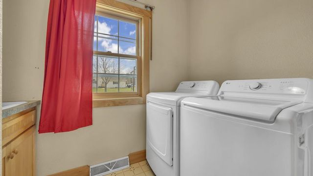 235 S HILLS DRIVE, Plymouth, WI 53073