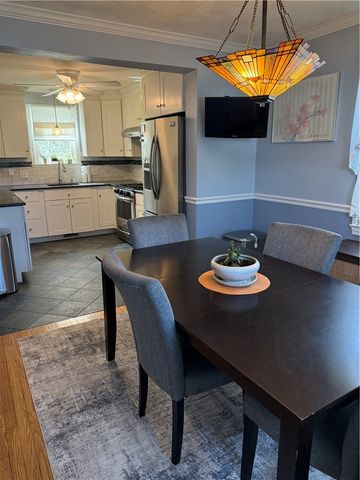 288 Chapmans Avenue, Warwick, RI 02886