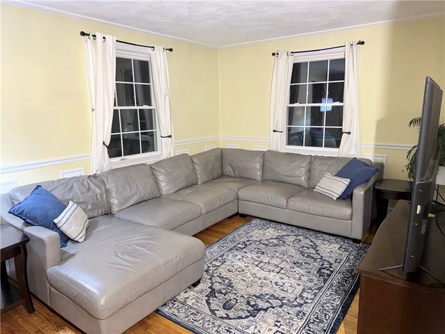 288 Chapmans Avenue, Warwick, RI 02886