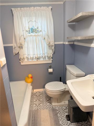 288 Chapmans Avenue, Warwick, RI 02886