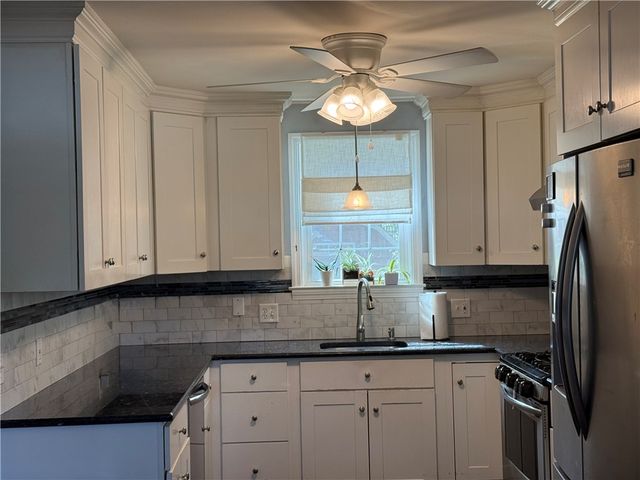 288 Chapmans Avenue, Warwick, RI 02886