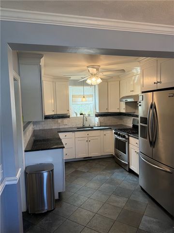 288 Chapmans Avenue, Warwick, RI 02886