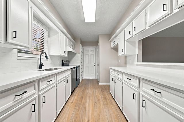 9859 Sageroyal Lane, Houston, TX 77089