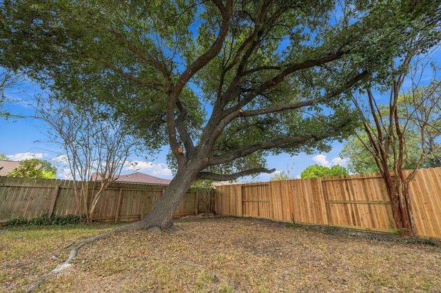 9859 Sageroyal Lane, Houston, TX 77089