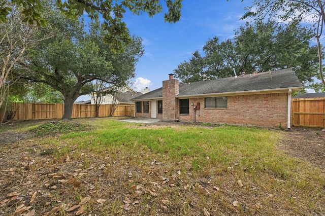9859 Sageroyal Lane, Houston, TX 77089