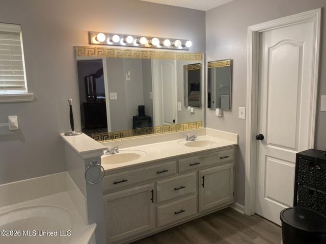 13122 Claybourne Cove, Olive Branch, MS 38654