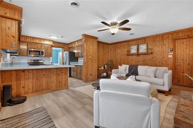 1637 Rokeby AVE, Chesapeake, VA 23325
