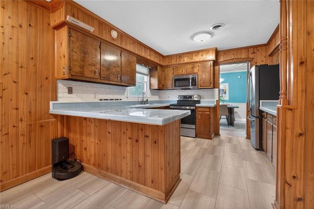 1637 Rokeby AVE, Chesapeake, VA 23325