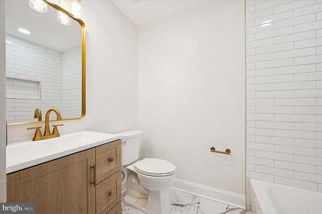 1121 S 52ND ST, Philadelphia, PA 19143