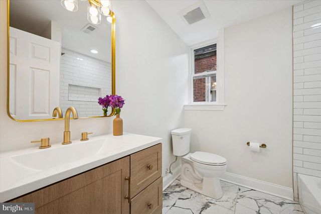 1121 S 52ND ST, Philadelphia, PA 19143