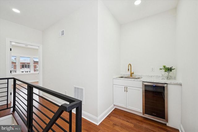 1121 S 52ND ST, Philadelphia, PA 19143