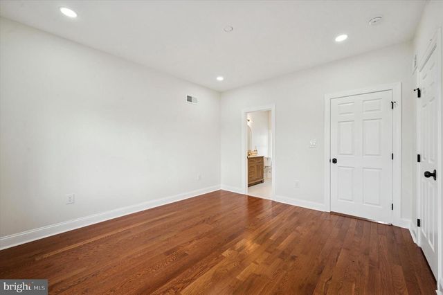 1121 S 52ND ST, Philadelphia, PA 19143