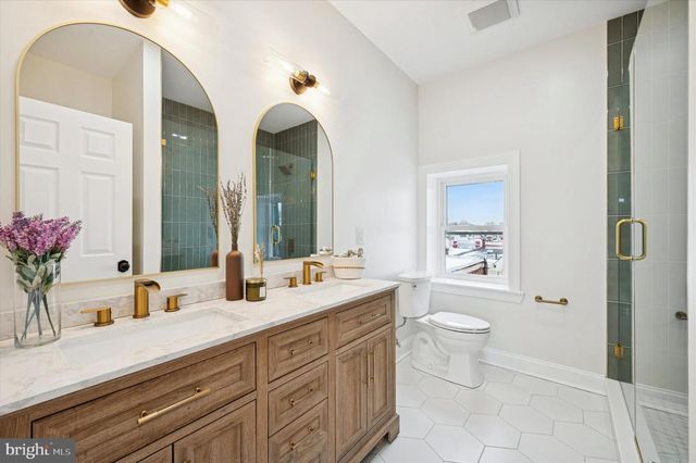 1121 S 52ND ST, Philadelphia, PA 19143