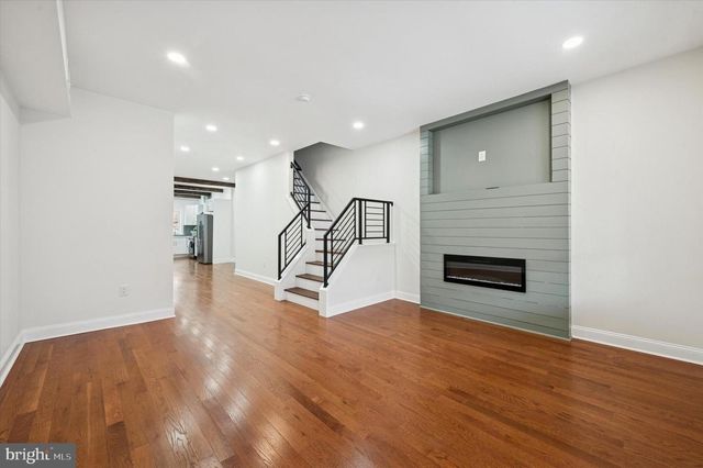 1121 S 52ND ST, Philadelphia, PA 19143