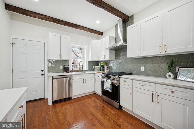 1121 S 52ND ST, Philadelphia, PA 19143