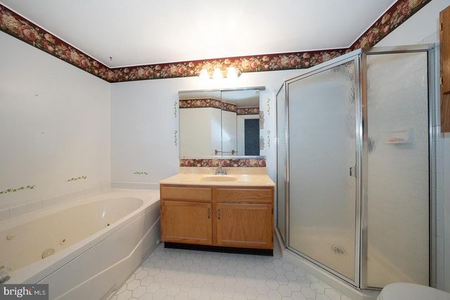 2404 FOXMEADOW CIR, Royersford, PA 19468