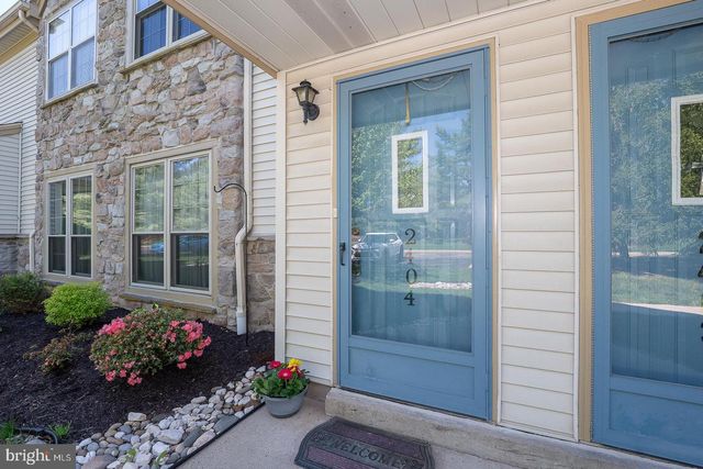 2404 FOXMEADOW CIR, Royersford, PA 19468
