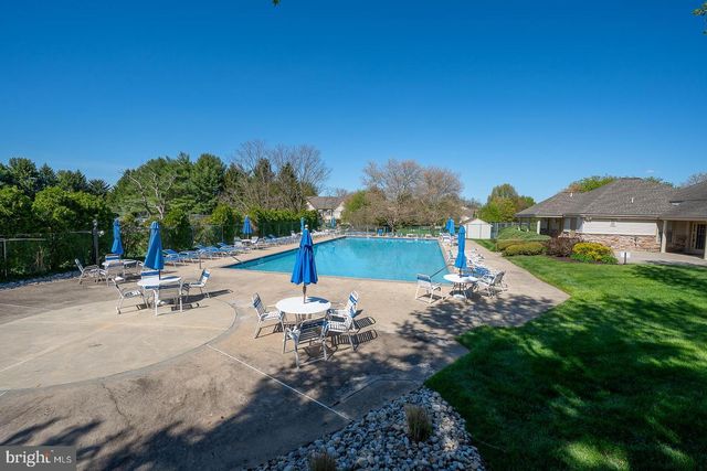 2404 FOXMEADOW CIR, Royersford, PA 19468