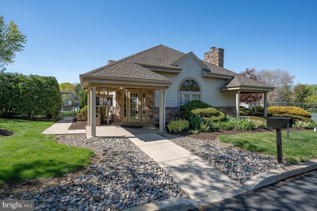 2404 FOXMEADOW CIR, Royersford, PA 19468