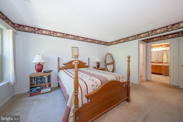 2404 FOXMEADOW CIR, Royersford, PA 19468